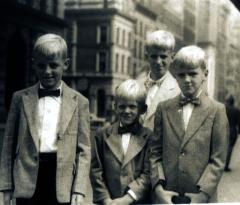 thumbs/090221-4-scans.jpg.jpg